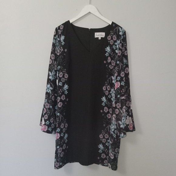 $5 Last Chance! NICOLE MILLER | Long Bell Sleeve Floral Shift Dress - Picture 2 of 11